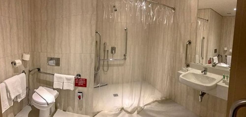 Ibis Styles Curitiba Airport Hotel 47/48