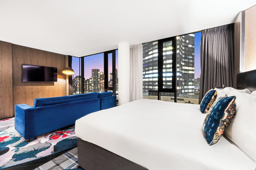 PRESIDENTIAL, KING BED, RIVER VIEW, SOFA