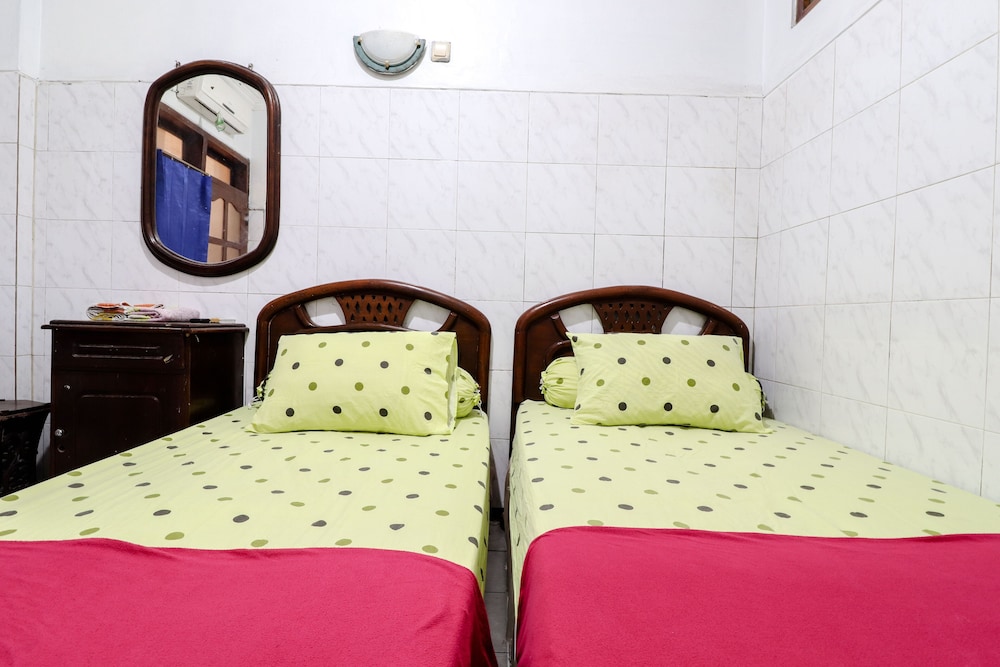 Hotel Gajah Mada 31/35