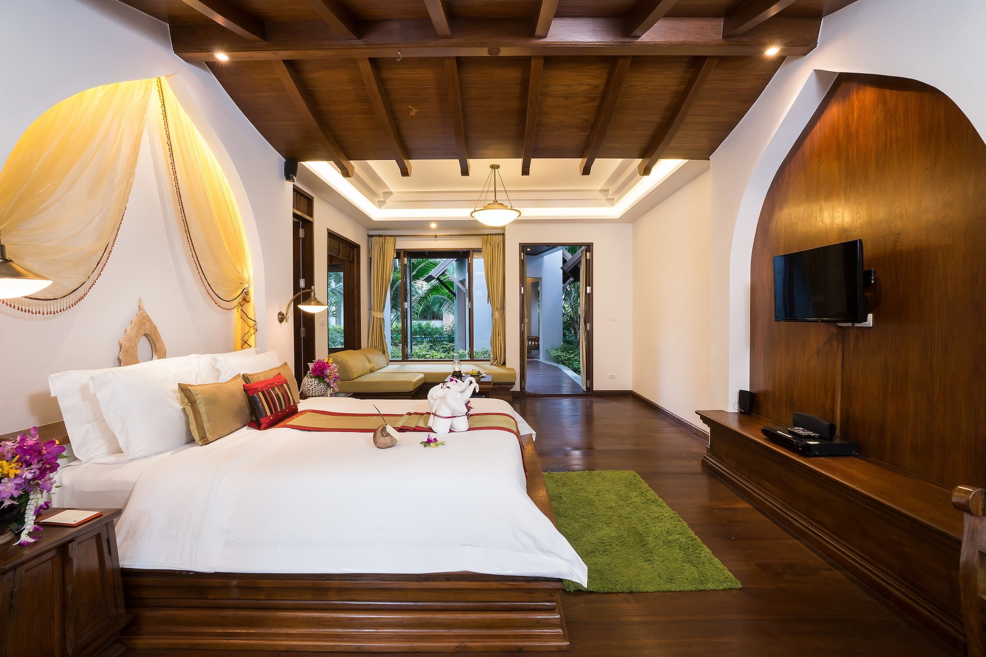 POOL SUITE GARDEN VIEW