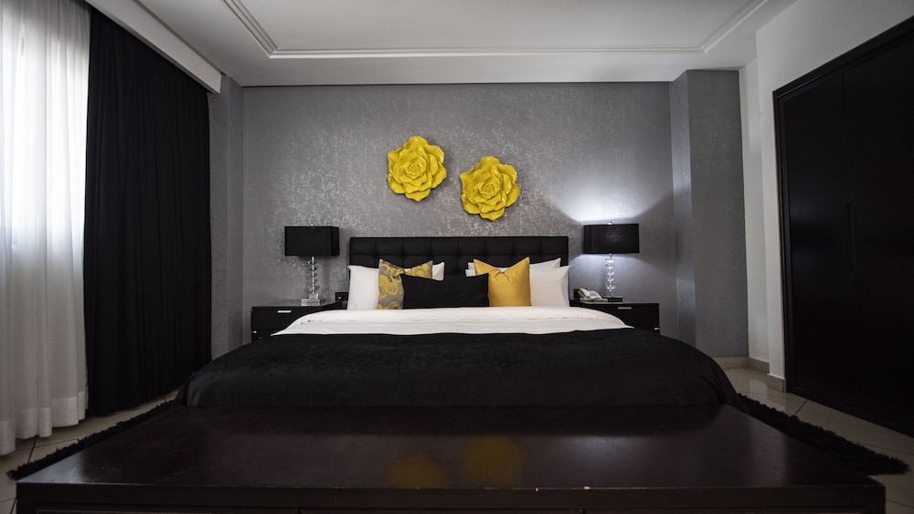 Oak Plaza East Airport Hotel 6/47