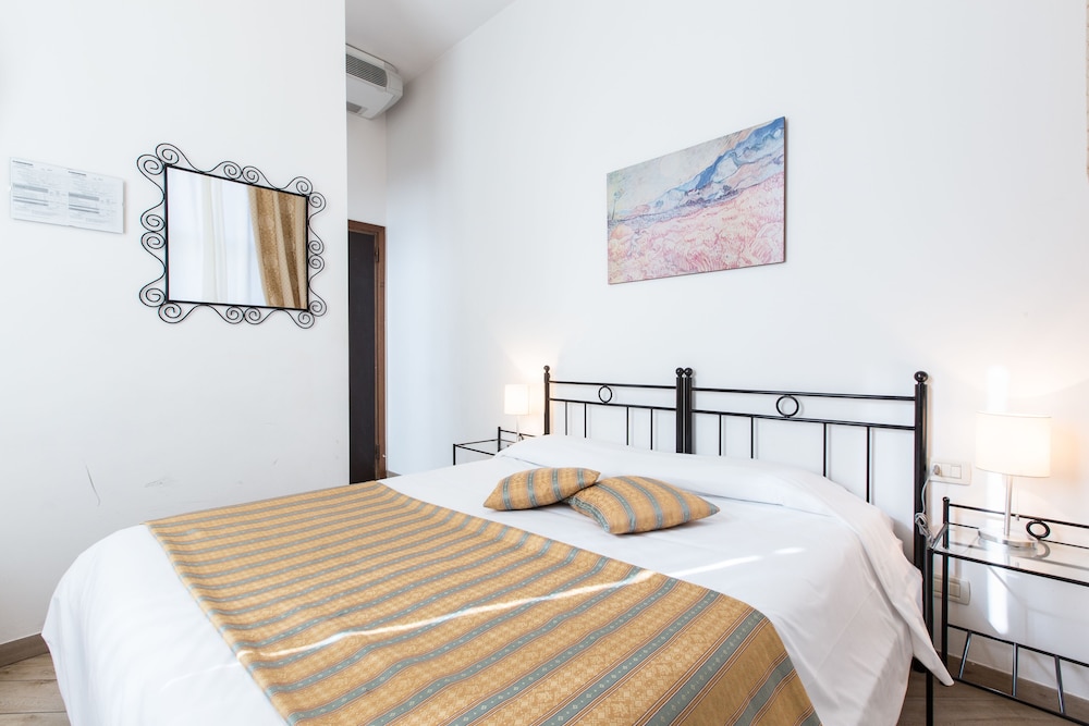 غرفة مفردة بسريرين منفصلين، HOTEL AGLI ARTISTI 2/5