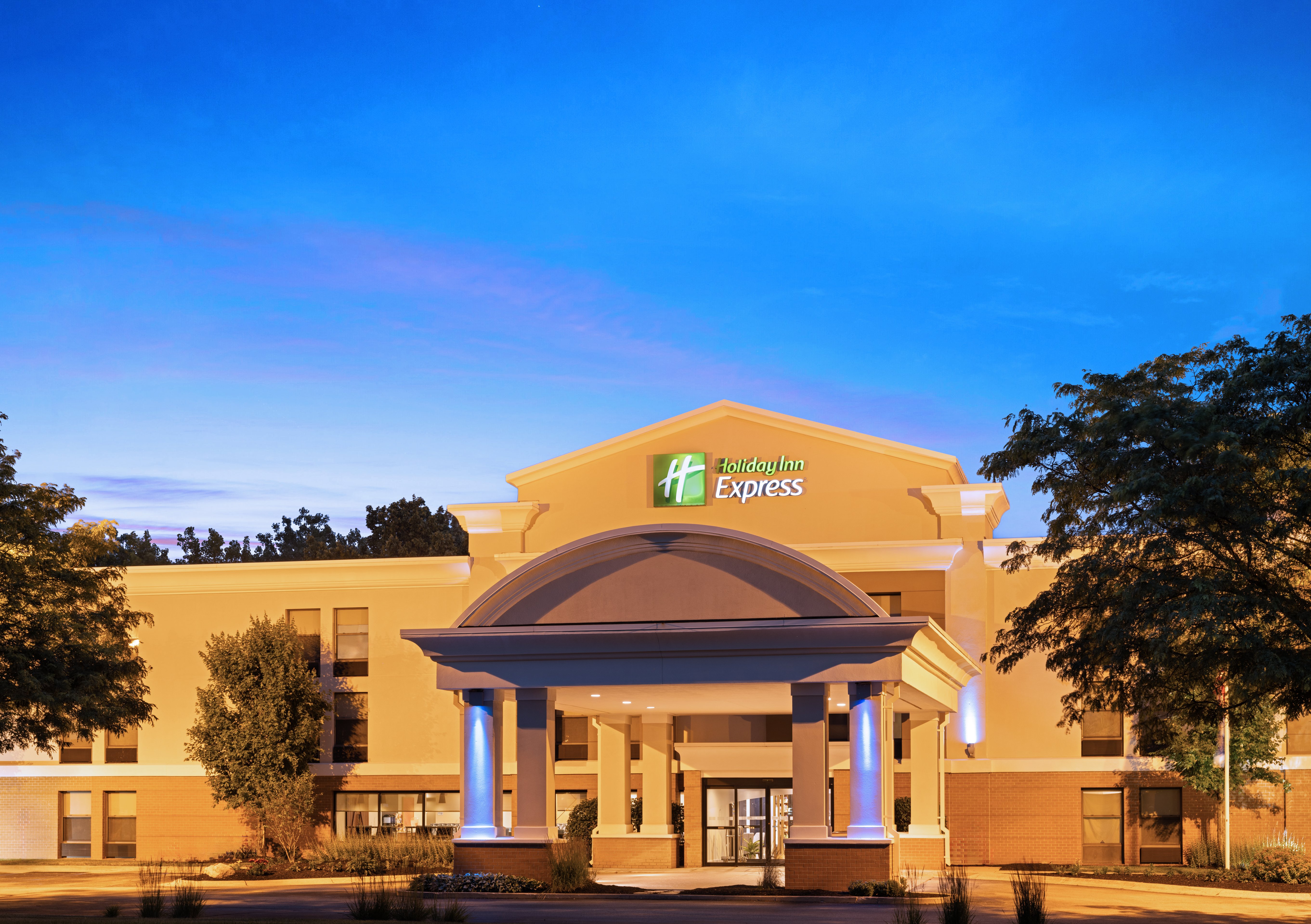 Holiday Inn Express Indianapolis Airport 5/80