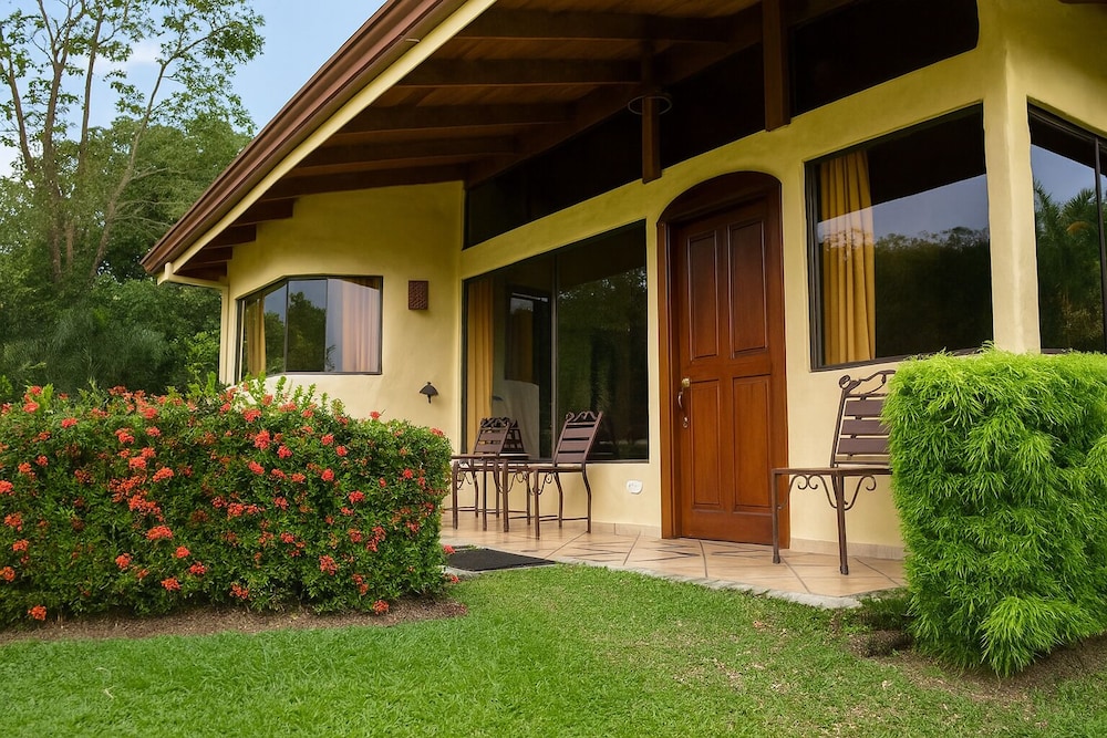 Arenal Volcano Inn 65/69