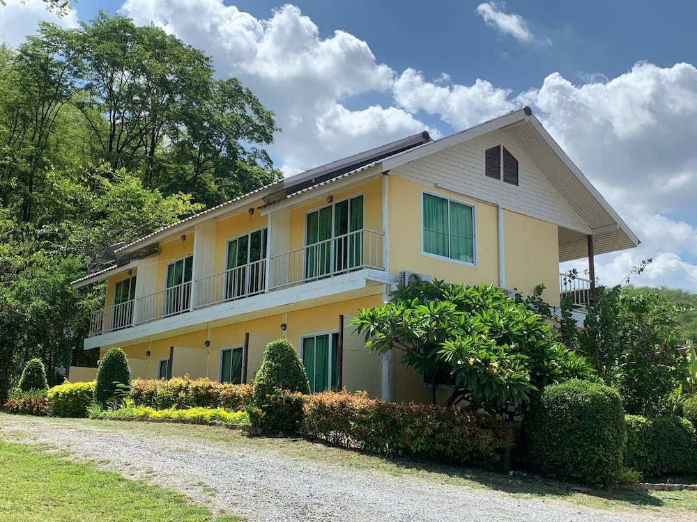 Mai Ngern Mai Thong Resort 4/37