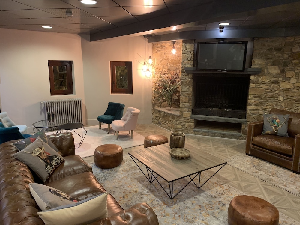 Hotel & SPA Niunit 12/17