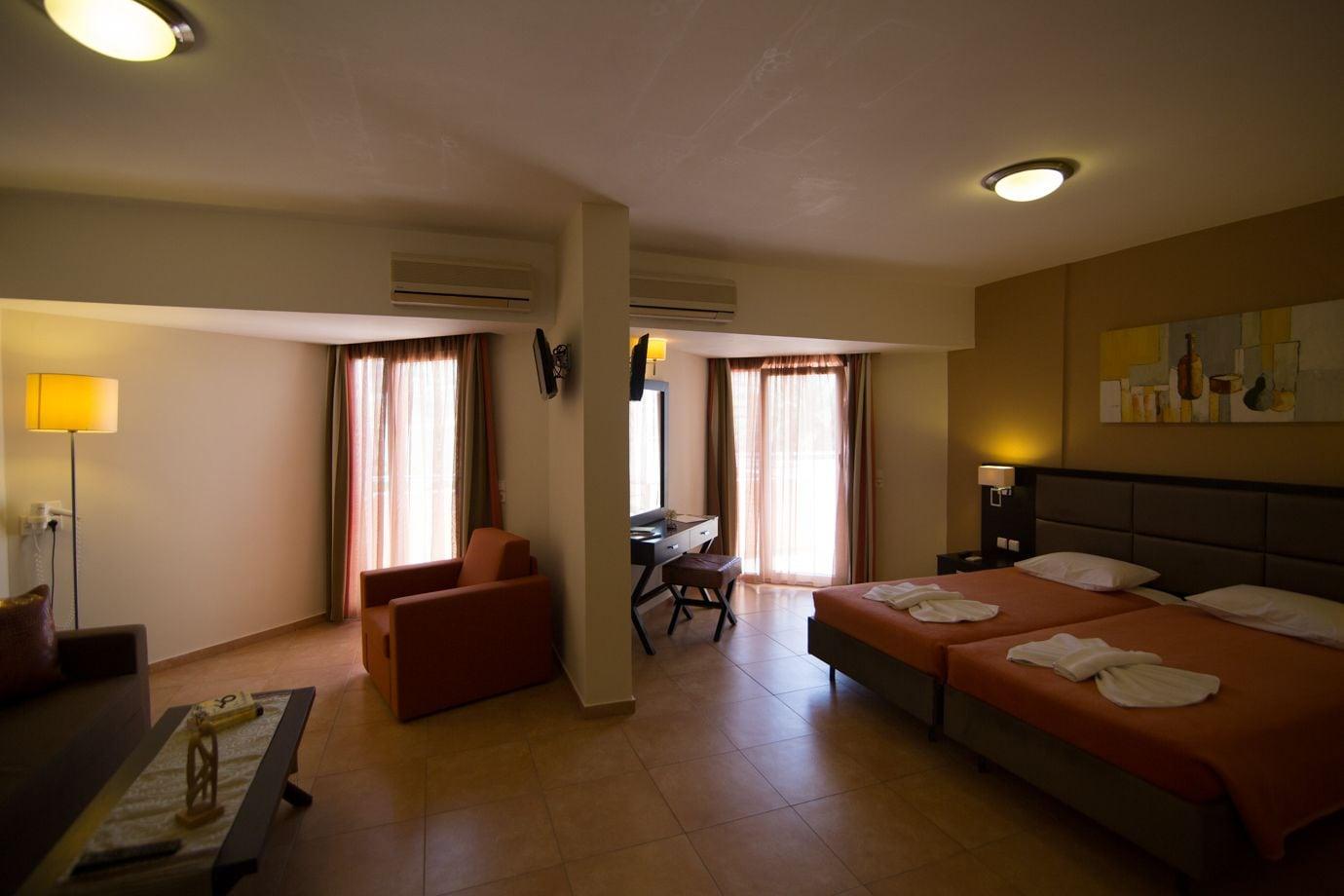 Aphrodite Hotel 8/41