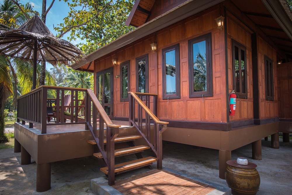 ThaiLife Wellness & Meditation Resort 14/80
