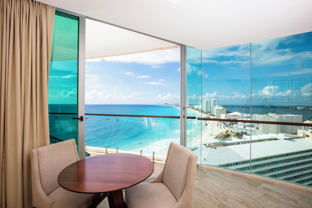 Altitude By Krystal Grand Punta Cancun All Inclusive 40/75