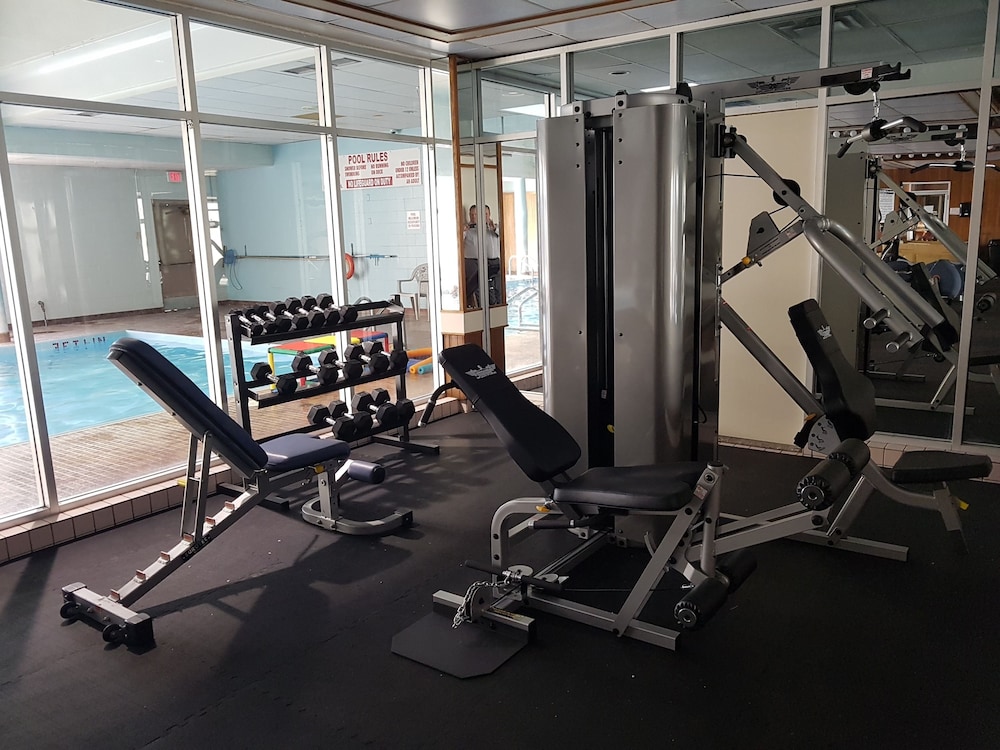 Ramada by Wyndham Thunder Bay Airlane Hotel 20/50