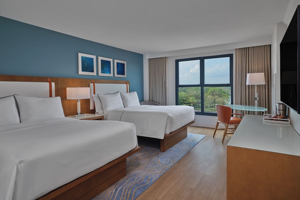 Room, 2 Queen Beds, Resort View