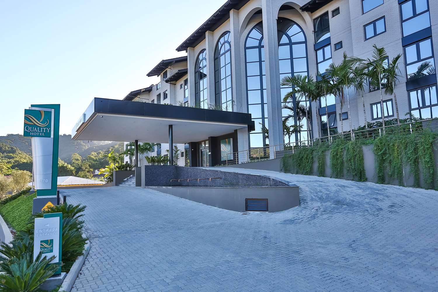 Quality Hotel Blumenau 47/48