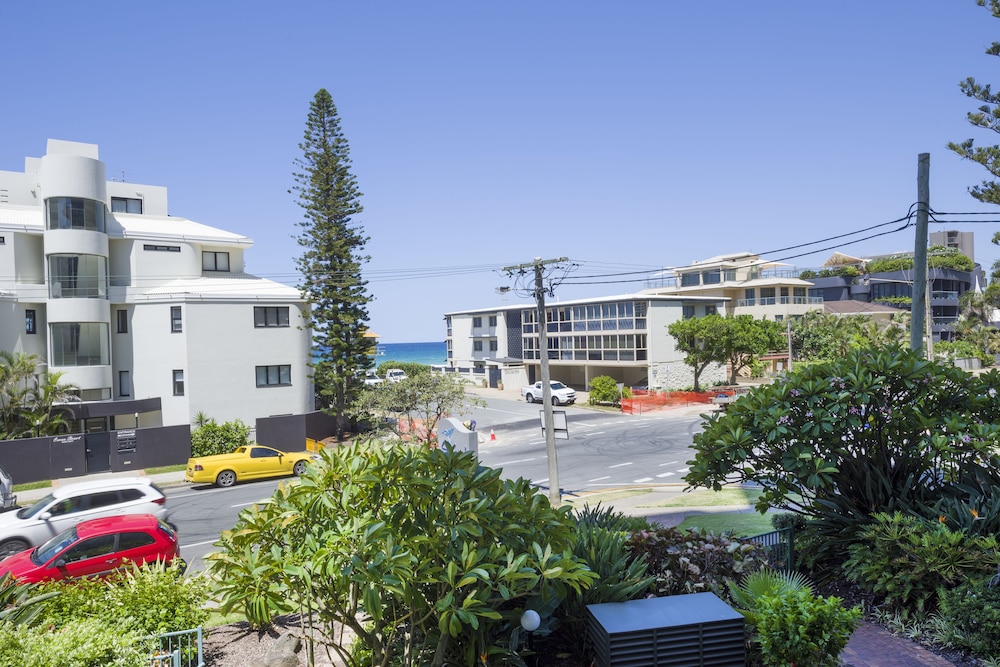 Sunbird Beach Resort 6/67