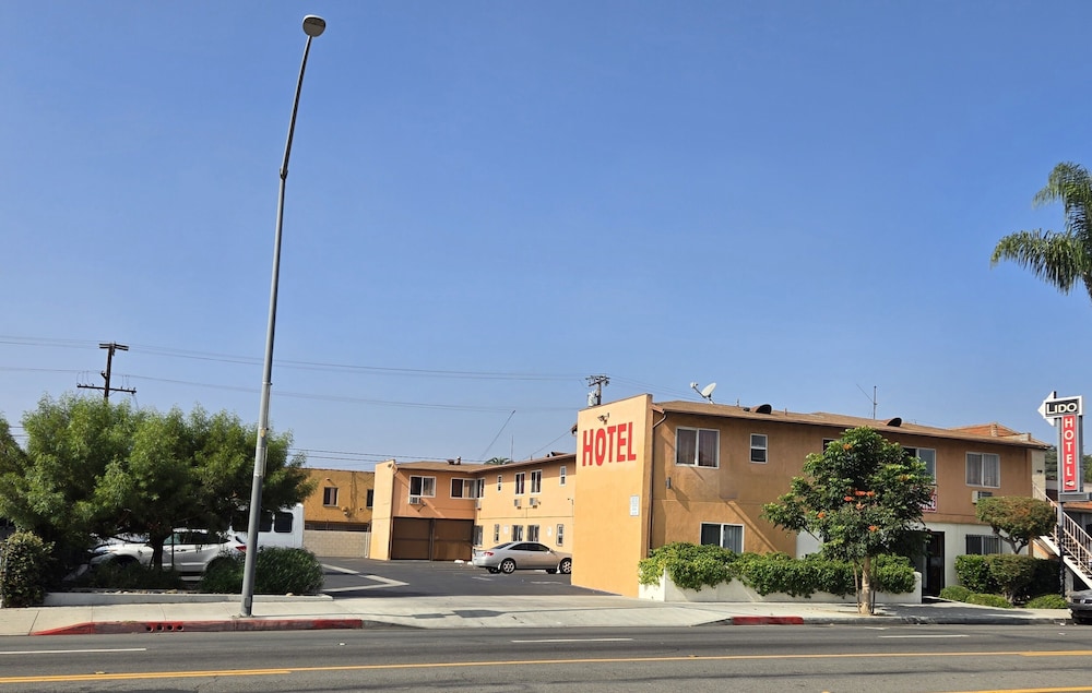 Lido hotel 22/25
