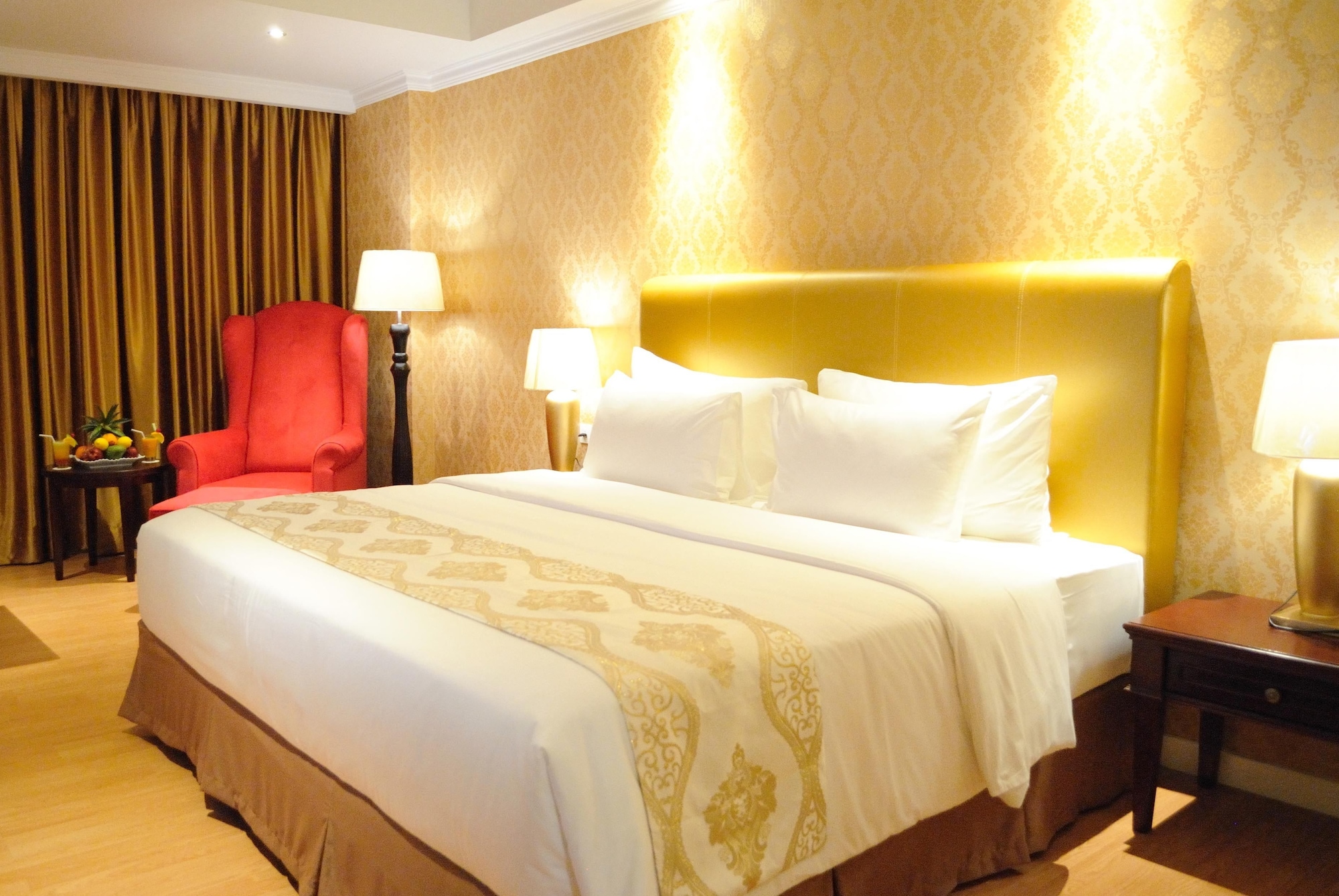 2 BEDROOMS, FAMILY SUITE, POOL VIEW, BATHTUB