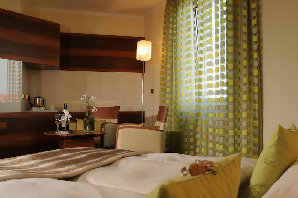 Torbrau Hotel 30/66