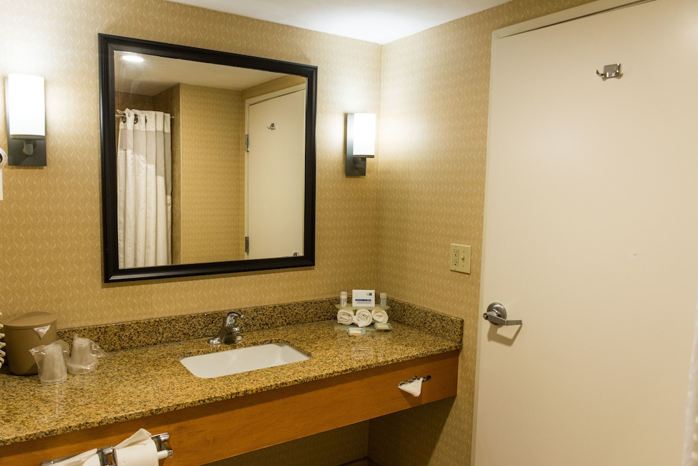 Holiday Inn Express Saltillo Zona Aeropuerto 14/40