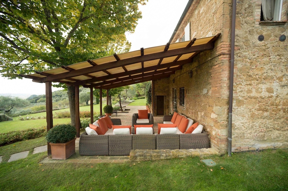 Tenuta Santo Pietro 44/50