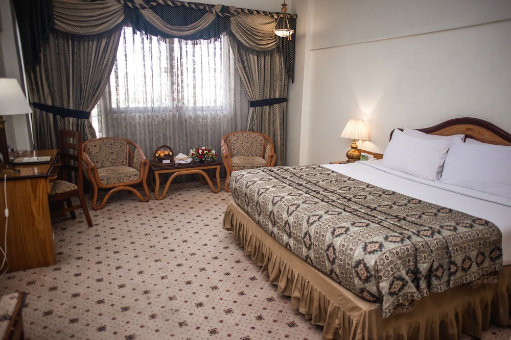 EXECUTIVE, DOUBLE BED, CITY VIEW