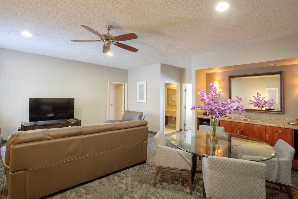 Courtyard By Marriott Mcallen Airport 8/37