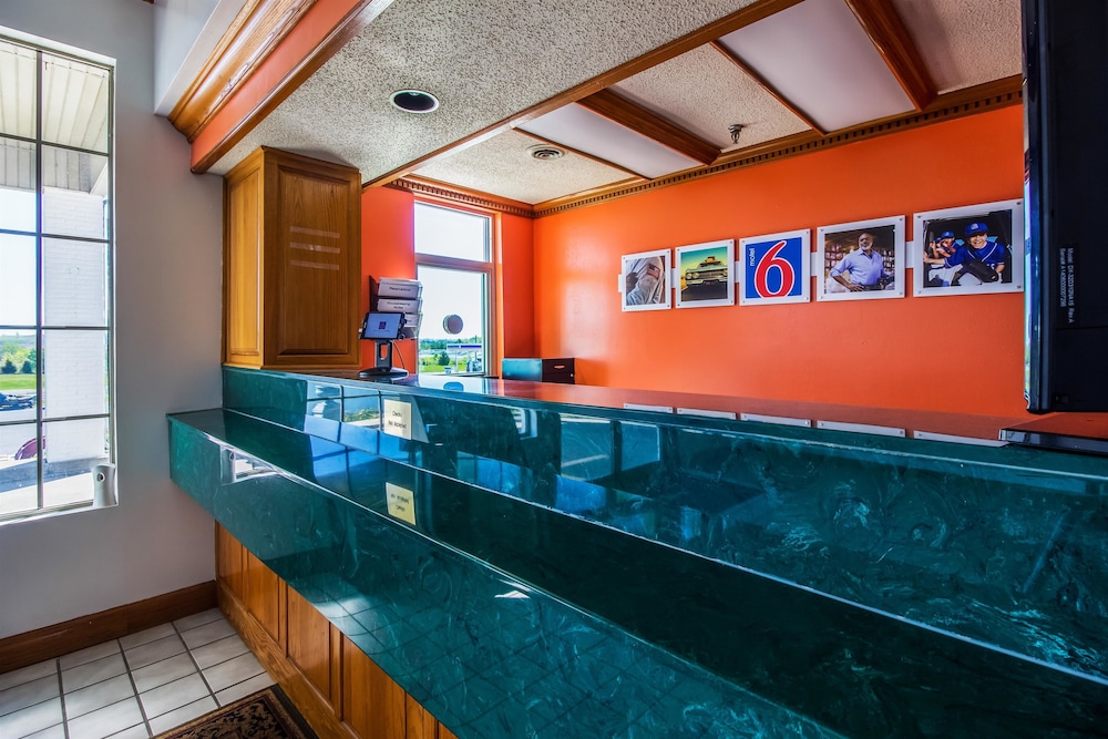 Motel6 Grand Rivers, KY 35/59