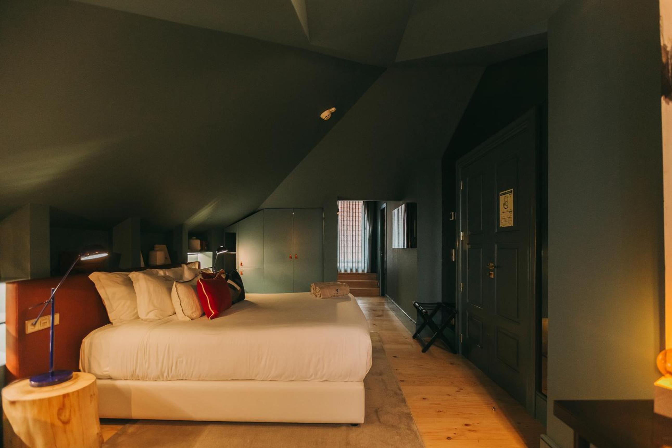 Royal, Executive, Double Bed