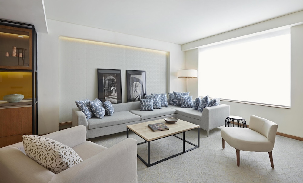 Andaz Delhi, by Hyatt 50/82