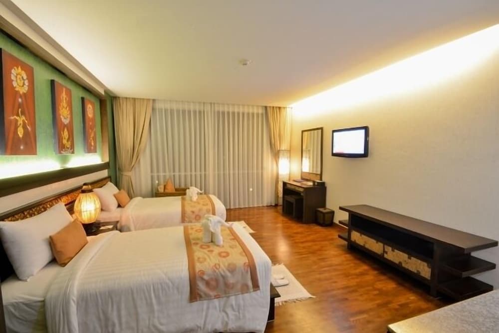 DELUXE, TWIN BEDS