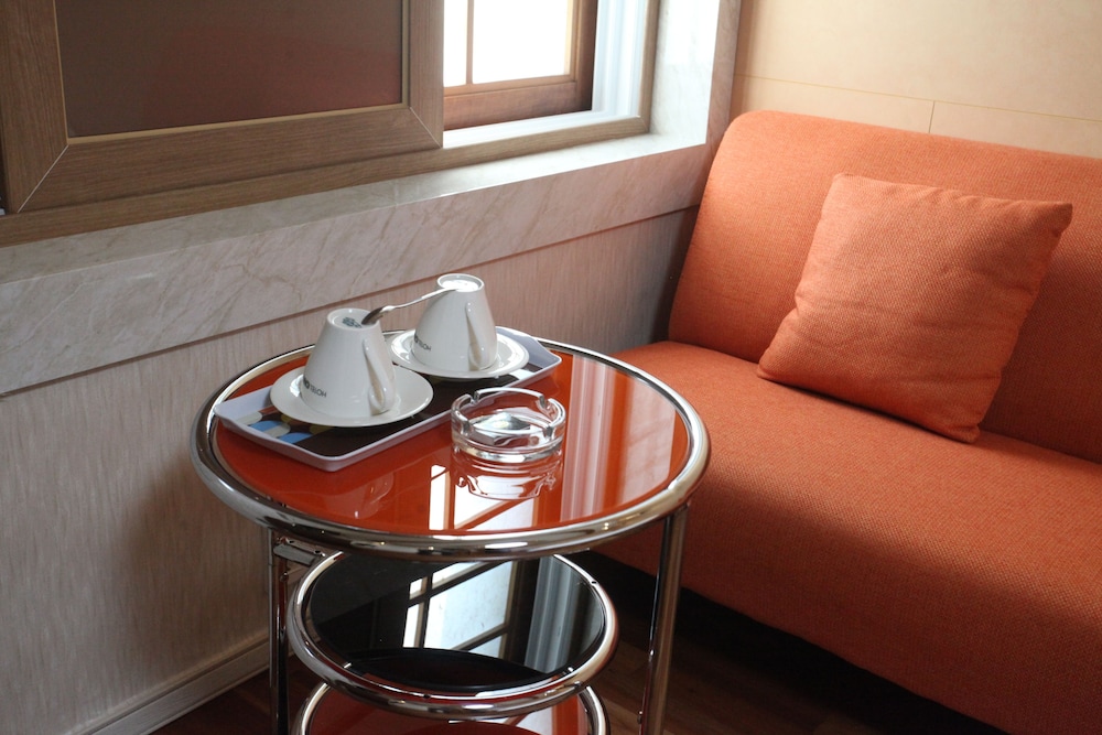 CNN Hotel 34/50