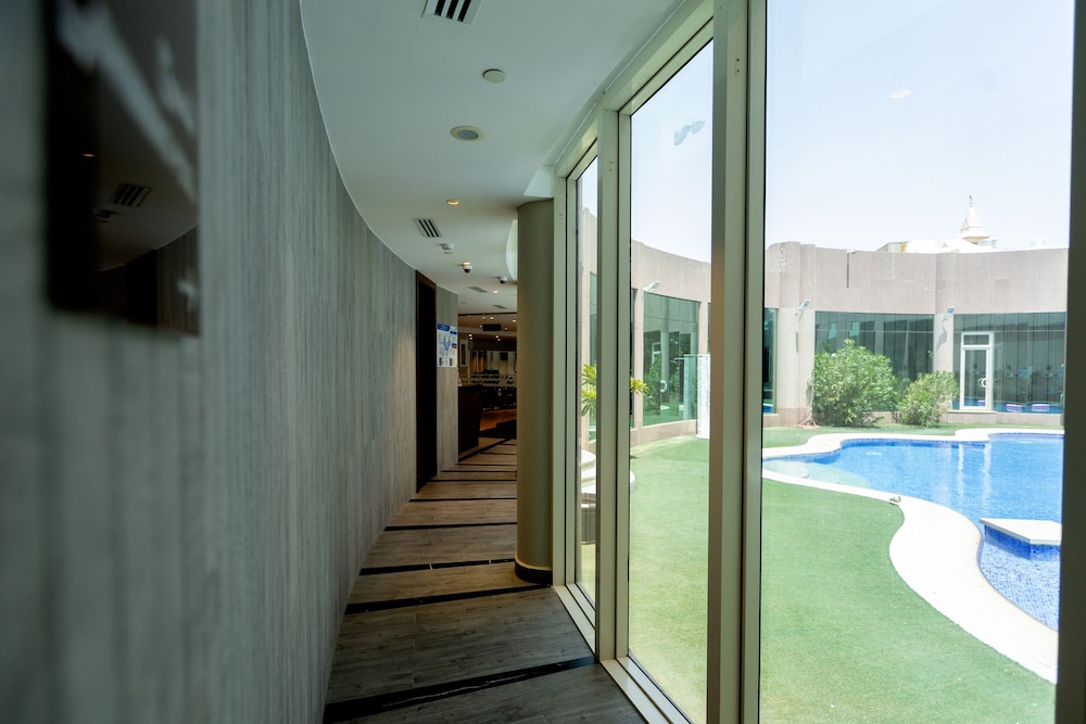 فندق رامادا القصيم(Ramada by Wyndham Al Qassim) 35/74