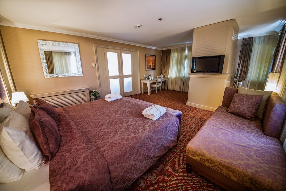 Dream Hill Business Deluxe Hotel Asia 12/26