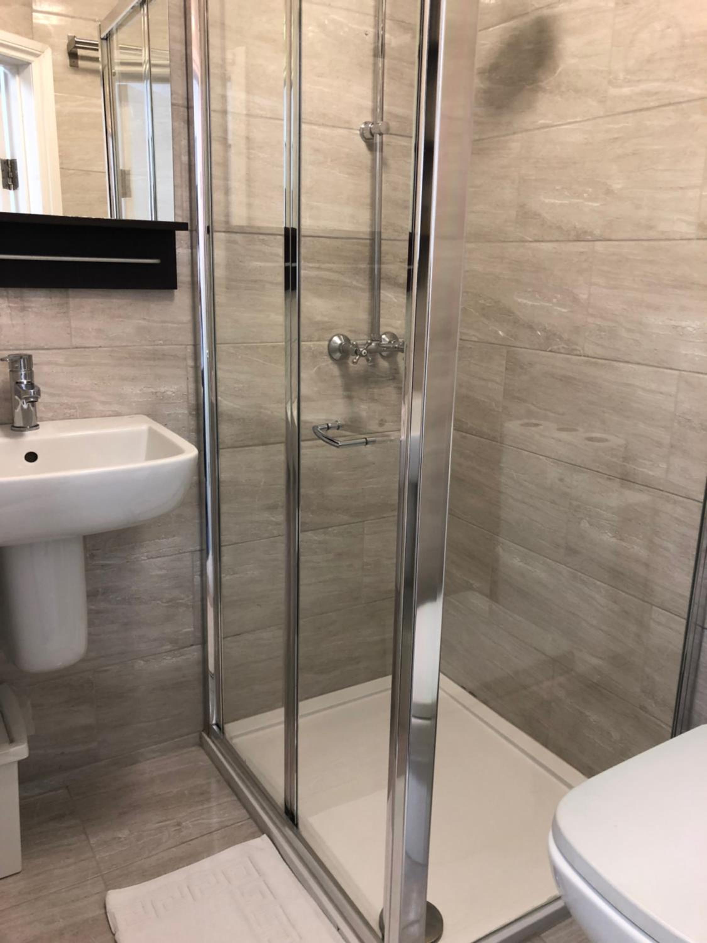 غرفة مفردة بحمام خاص، Plaza London Hotel 7/7