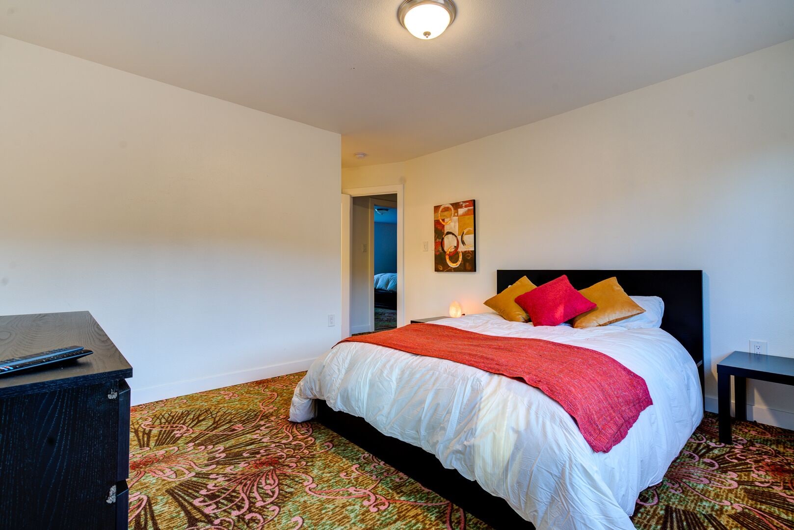 East, Studio, King Bed
