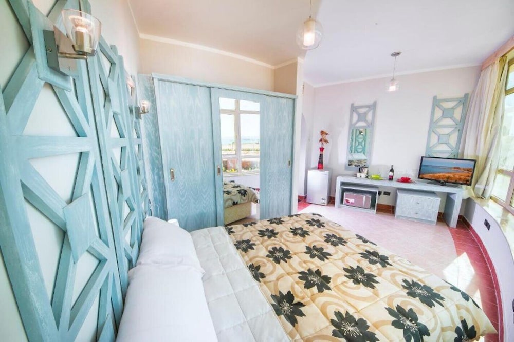 Royal Beach Serviced Apartments 45/75