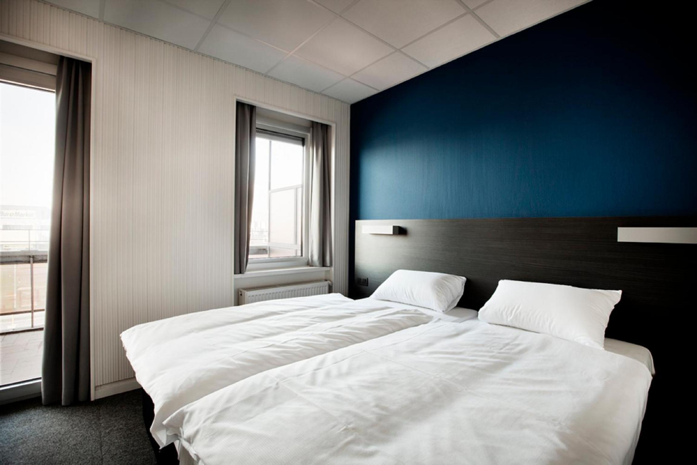 ROOM, DOUBLE BED, LARGE