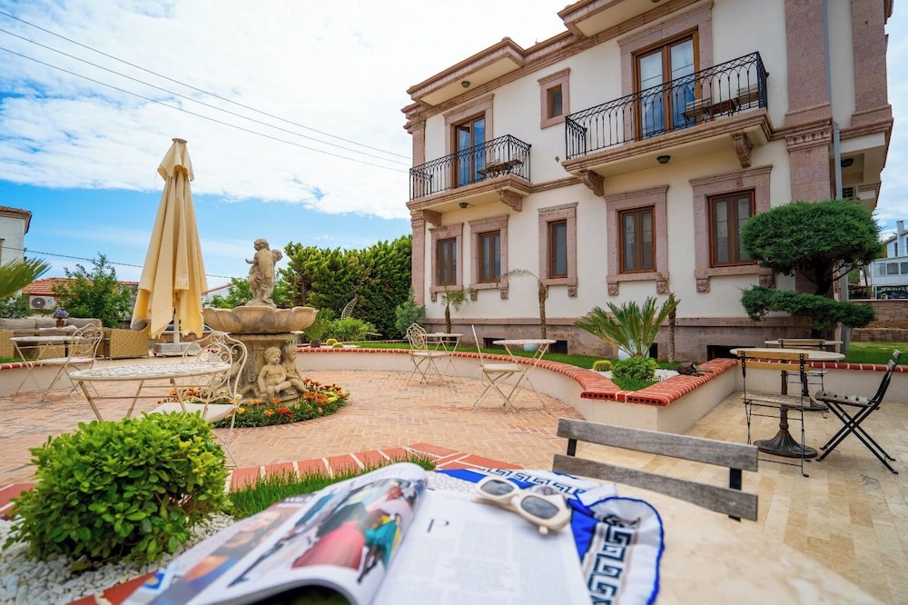 Cunda Vrodi Hotel 8/50