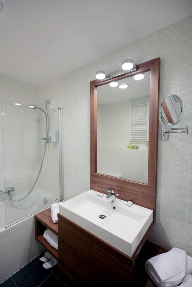 Hotel Millennium 50/50