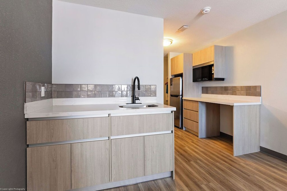 Home Inn and Suites Lloydminster 8/50