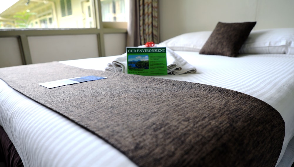 Huon Gulf Hotel and Apartments 11/49