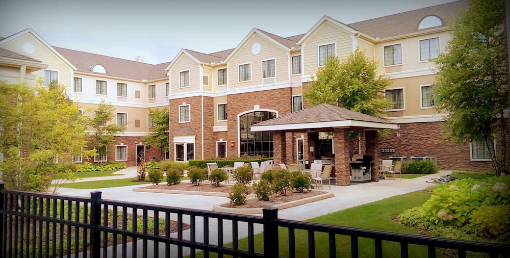 STAYBRIDGE SUITES DETROIT-NOVI 3/60