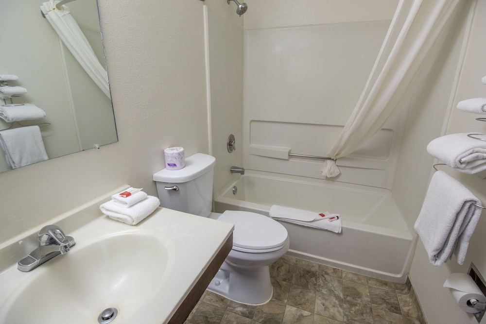 Super 8 By Wyndham Arcata 12/31