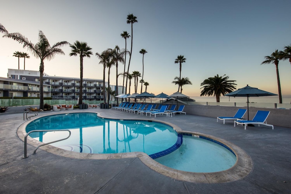SeaCrest Oceanfront Hotel in PISMO BEACH - CA