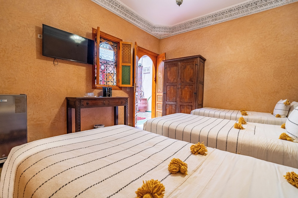 Exclusive, Triple, 3 Beds