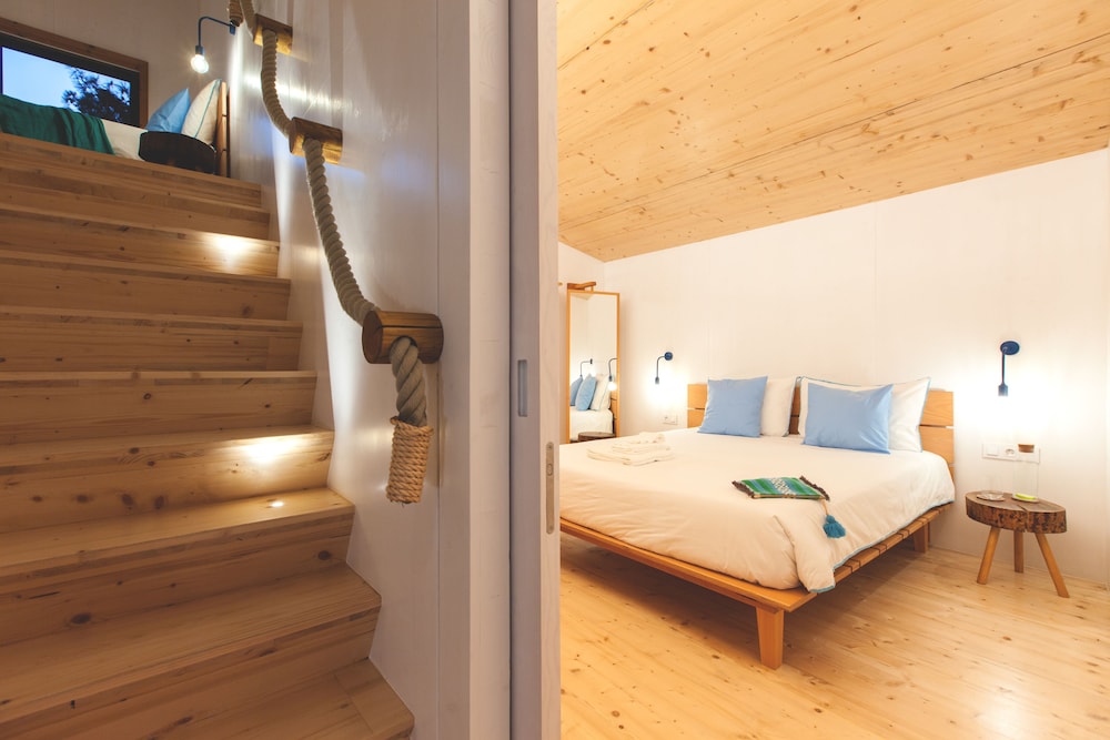 Bukubaki Eco Surf Resort 13/50