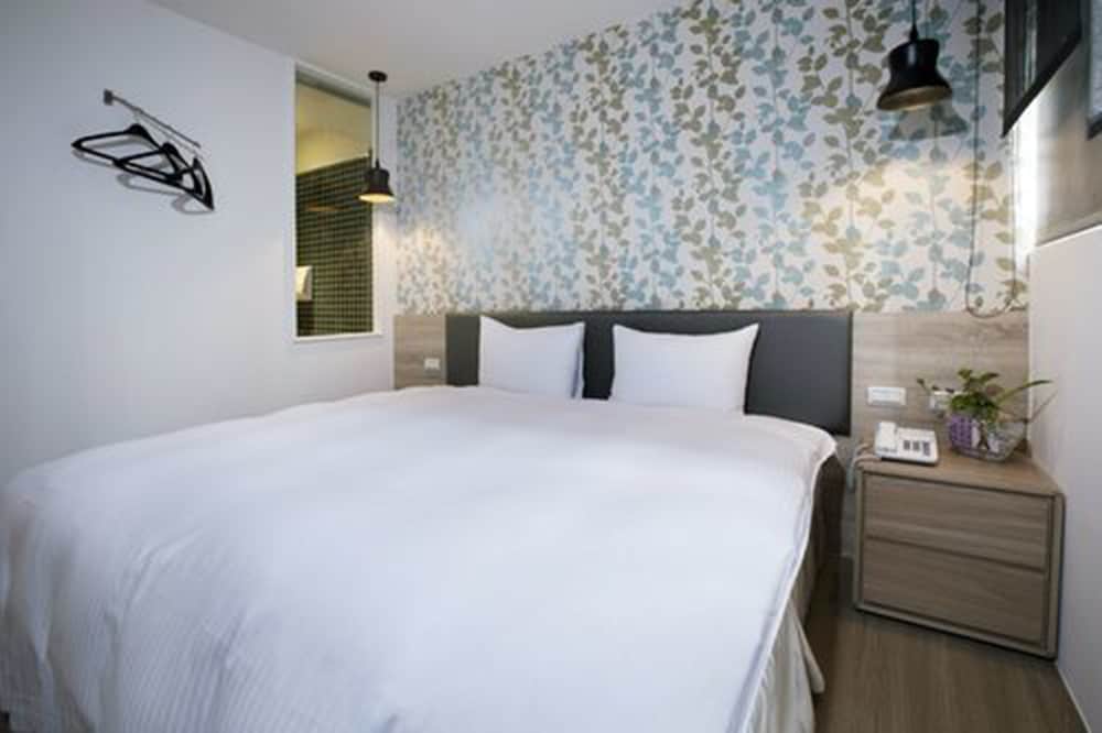 Hotel New Queen 2 16/36