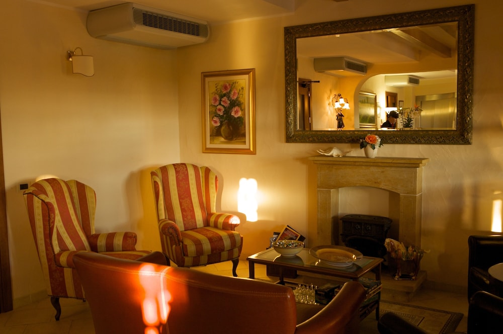 IS BENAS COUNTRY LODGE 46/63