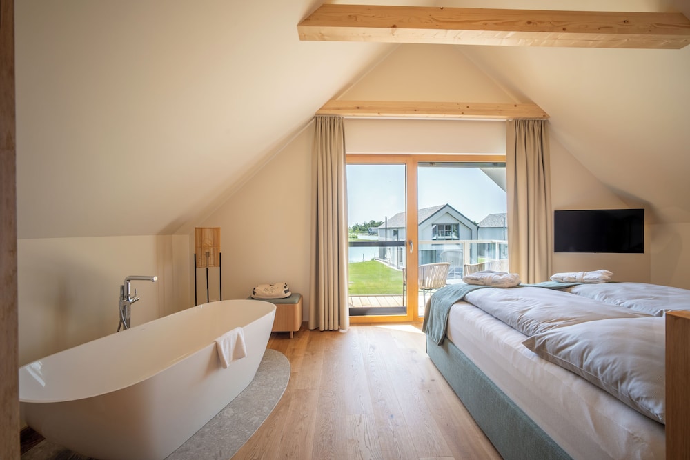 2 Bedrooms, Deluxe, Cottage, 2 Queen Beds, Sofa