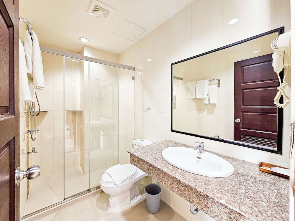 Phavina Hotel & Grand Boutique Rayong 71/72