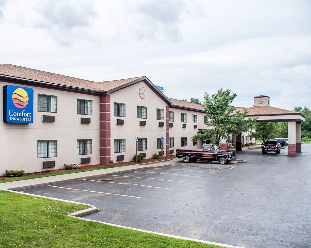 Comfort Inn & Suites Hamburg - Buffalo South 1/29