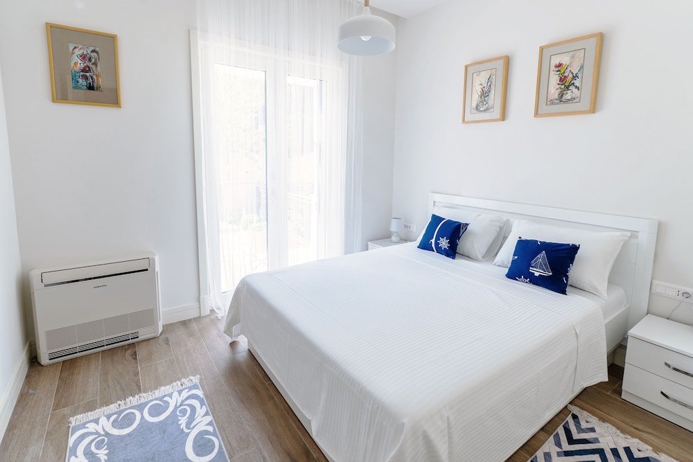Lustica Bay Vacation Homes 15/50